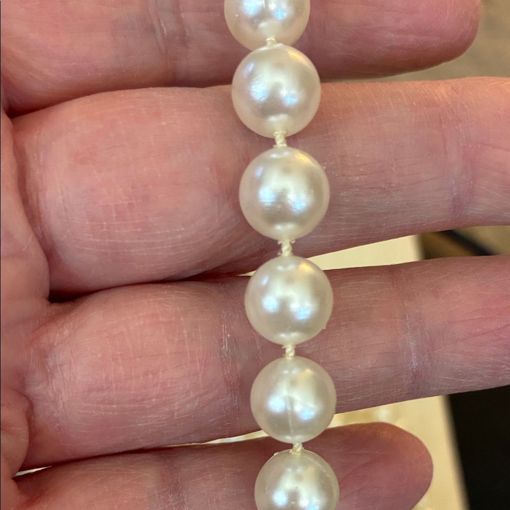 Vintage faux Pearl 80” approximate Necklace - Picture 9 of 10